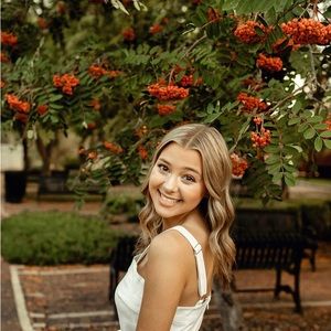 Meet your Posher, Olivia